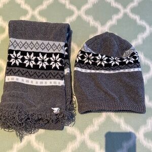 NEW Gray Winter Knit Set with Snowflake Pattern scarf and beanie